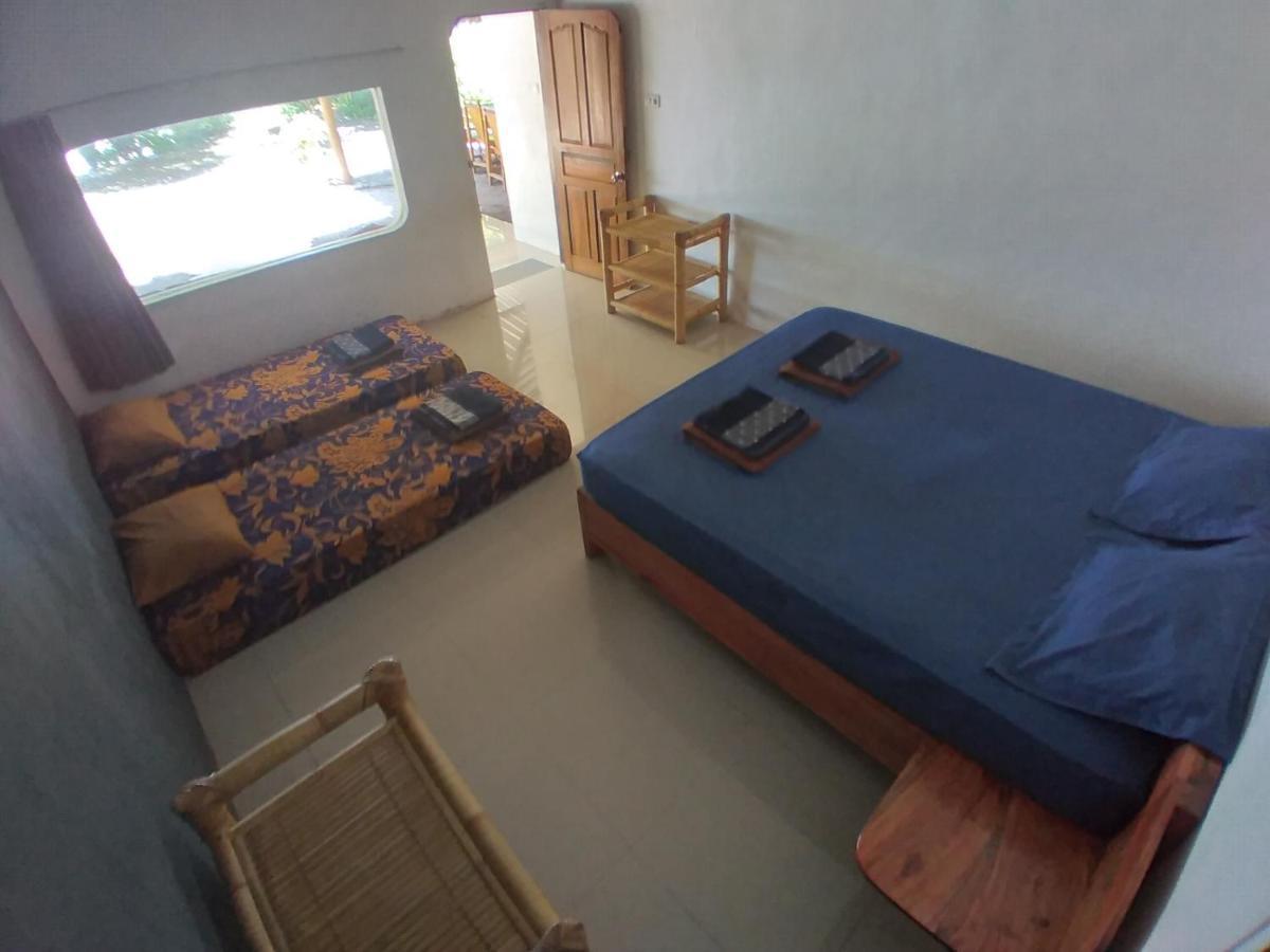 Labuhan Pandan East Lombok Dive Hotel - 3 Private Rooms On The Beach With Seaview & Scuba Diving Center מראה חיצוני תמונה