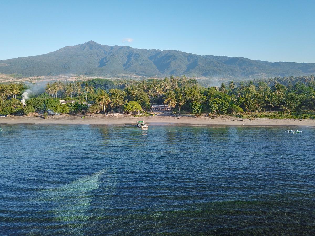 Labuhan Pandan East Lombok Dive Hotel - 3 Private Rooms On The Beach With Seaview & Scuba Diving Center מראה חיצוני תמונה